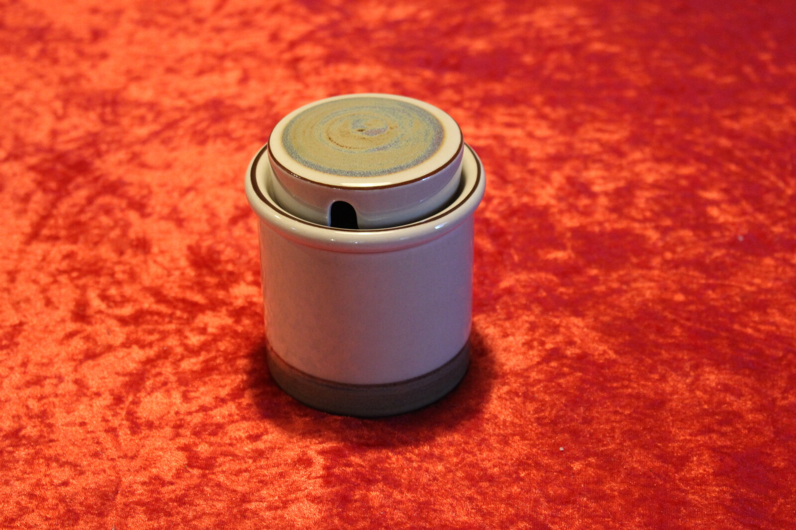 Stoneware krukke
