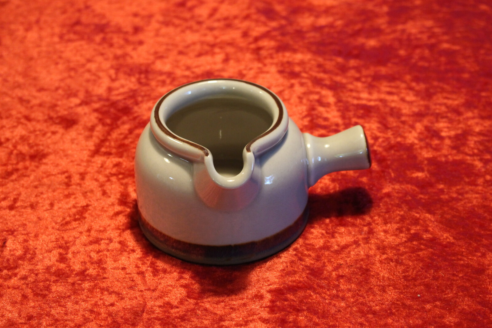 Stoneware saucekande